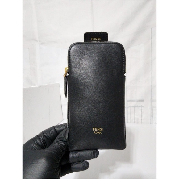 Authentic FENDI TPU FF Vitello Grace Cell Phone Belt Pouch Black - Picture 1 of 12